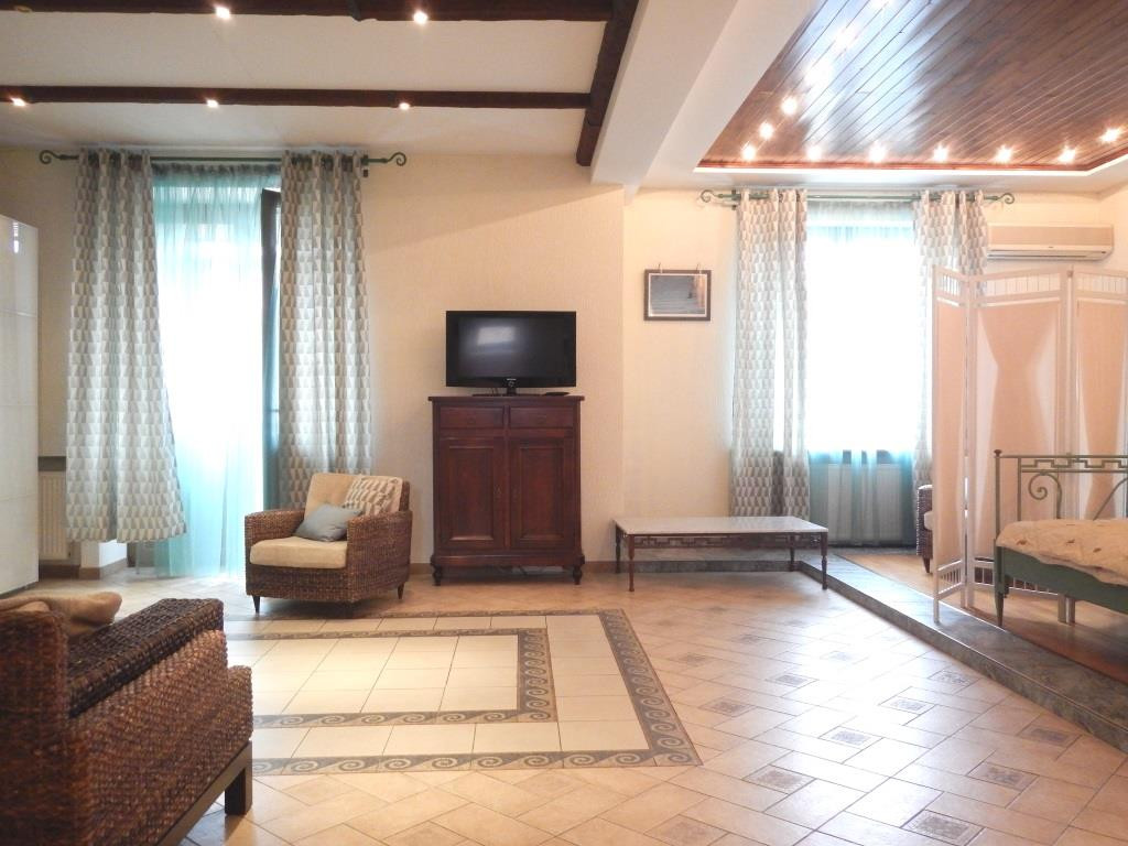 Rent big 1-bedroom apartment in Moscow, 75 m²