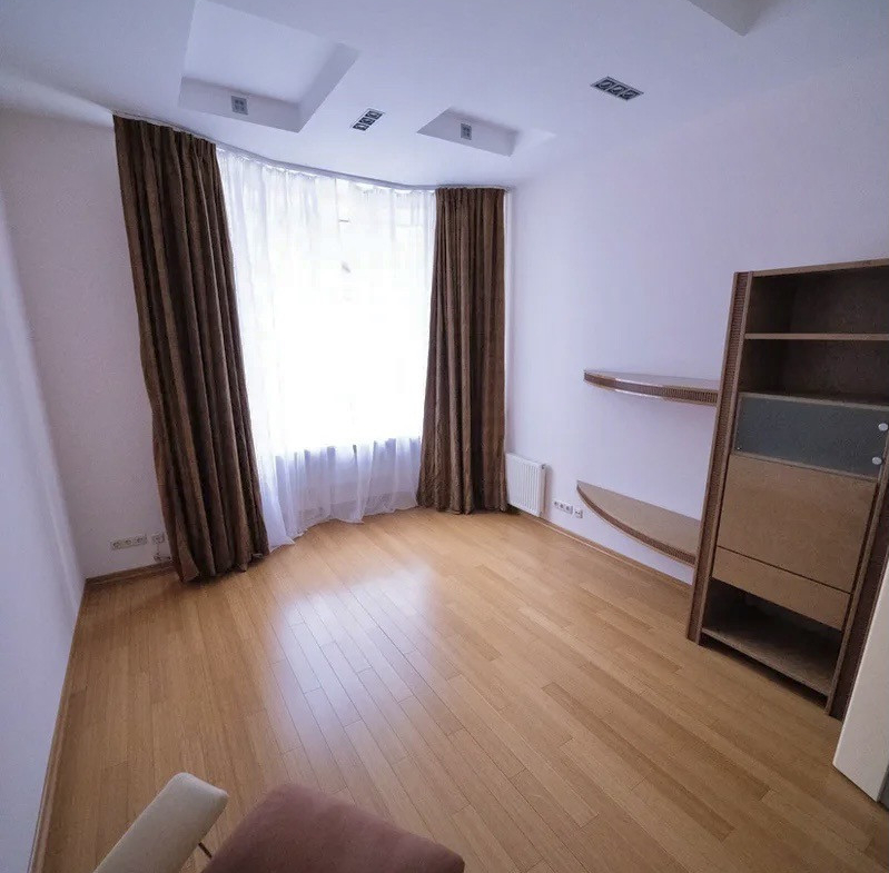 3triplex house For Rent in Moscow, 340 m²